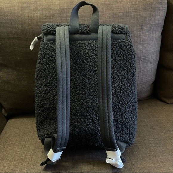 UGG shearling backpack NWOT - Picture 12 of 15